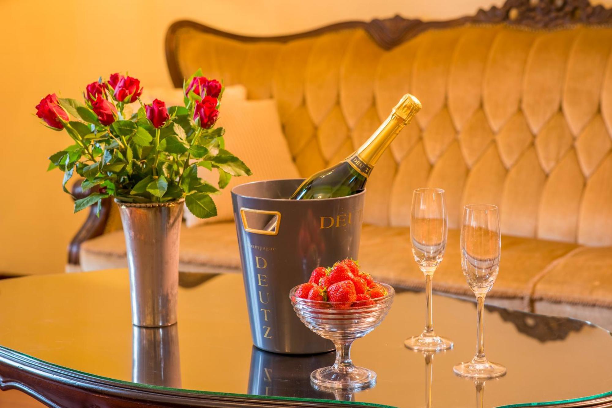 Hotel Astor Βάασα Εξωτερικό φωτογραφία